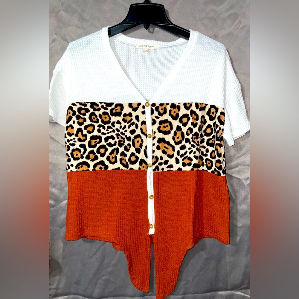 Women’s Large Above and Beyond blouse